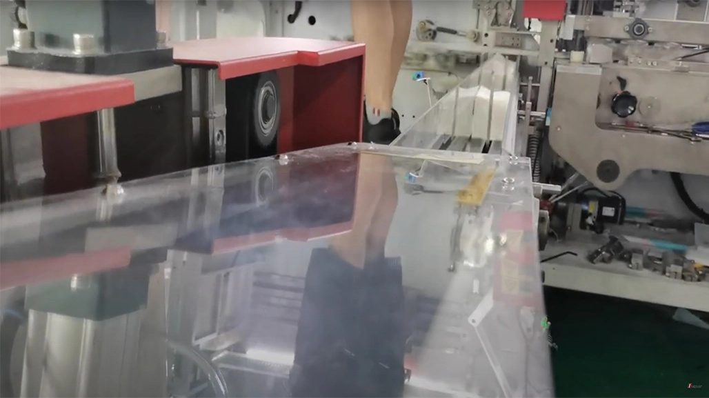 As a Facial Tissue Factory, What Do You Think About Facial Tissue Wrapping Machine Price?