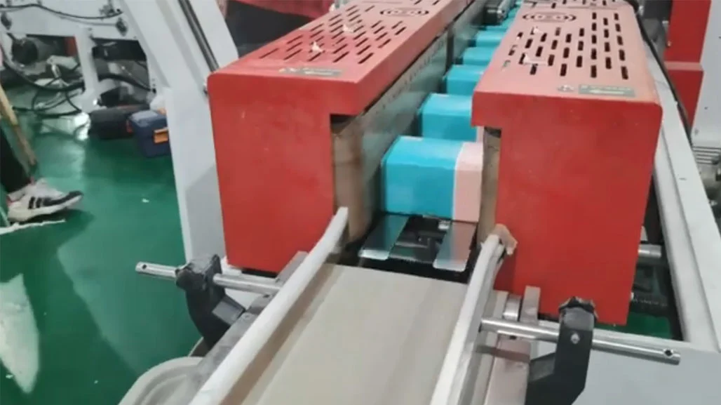 The Soft Drawn Tissue Paper Packing Machine